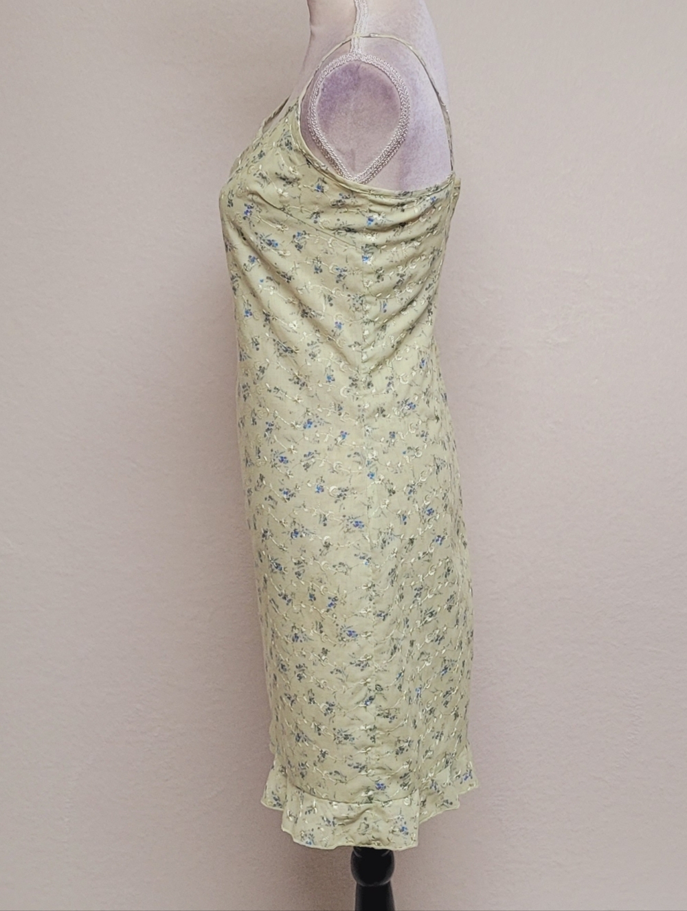 90s Vintage IZ Byer Sage Green Floral Embroidered Ruffle Hem Mini Dress 12 - Picture 6 of 12